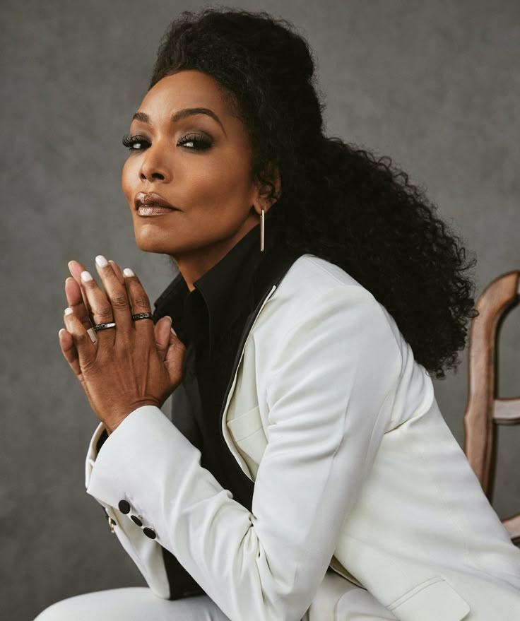 Retrato de Angela Bassett